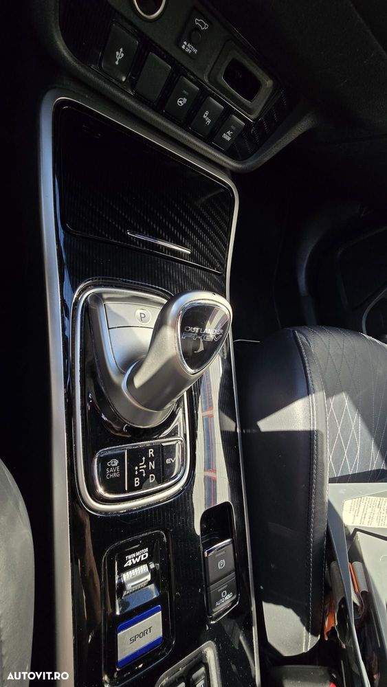 Mitsubishi Outlander PHEV 2.4 L 4X4 Instyle - 7