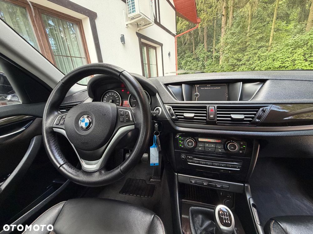 BMW X1 sDrive18d xLine - 38