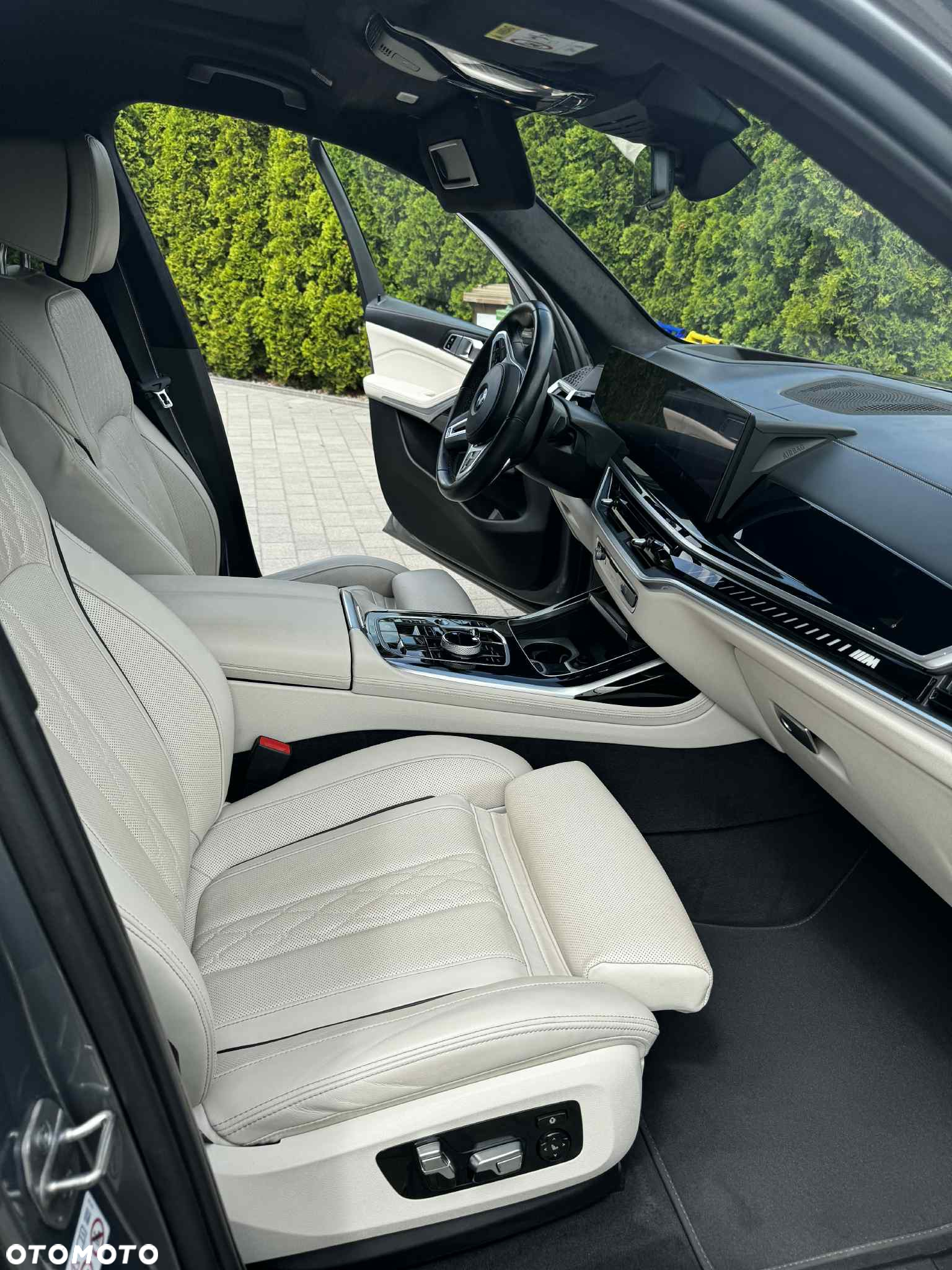 BMW X7 M60i xDrive - 8