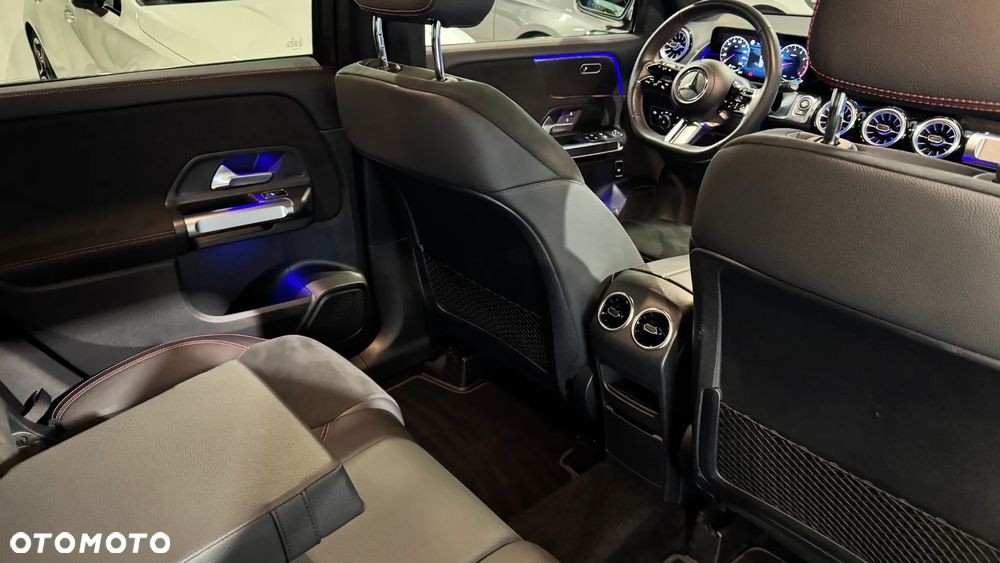 Mercedes-Benz GLB 200 AMG Line 7G-DCT - 35