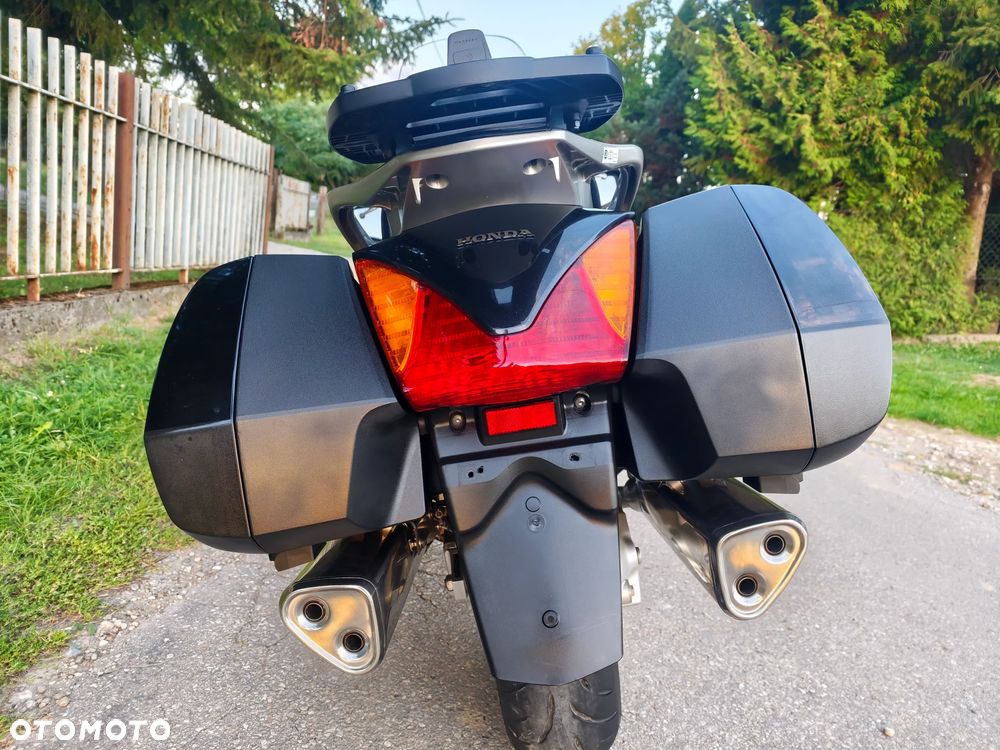 Honda ST - 19