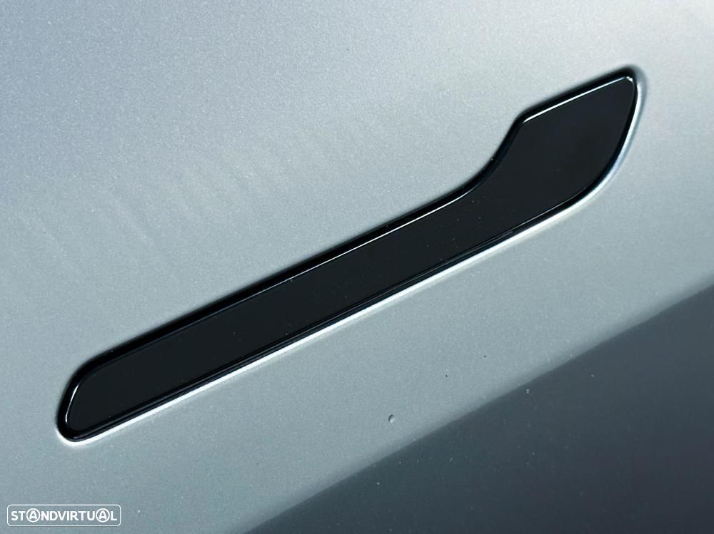 Tesla Model Y Long Range Dual Motor AWD - 19