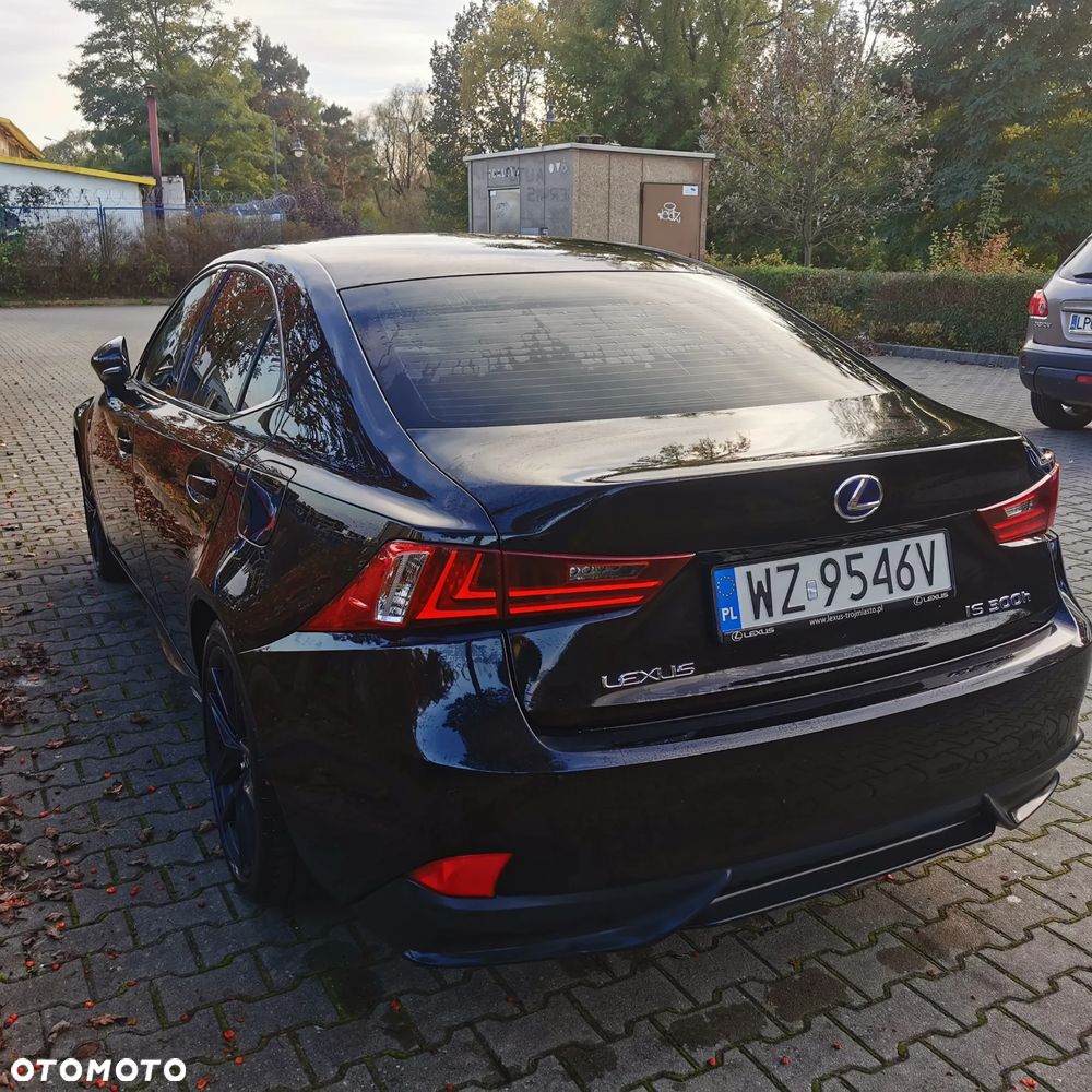 Lexus IS 300h F Sport - 3
