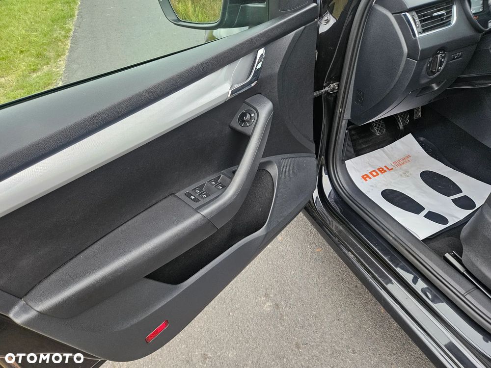Skoda Octavia 2.0 TDI Elegance - 23