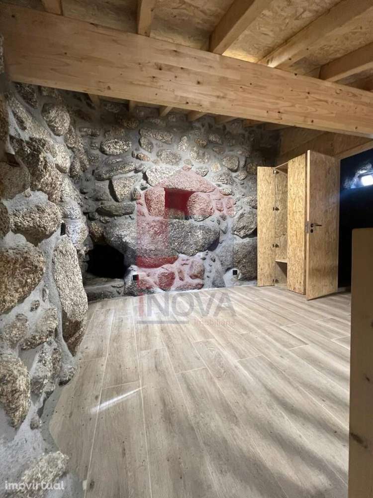 Terreno com ruína restaurada, Azias - Grande imagem: 3/13