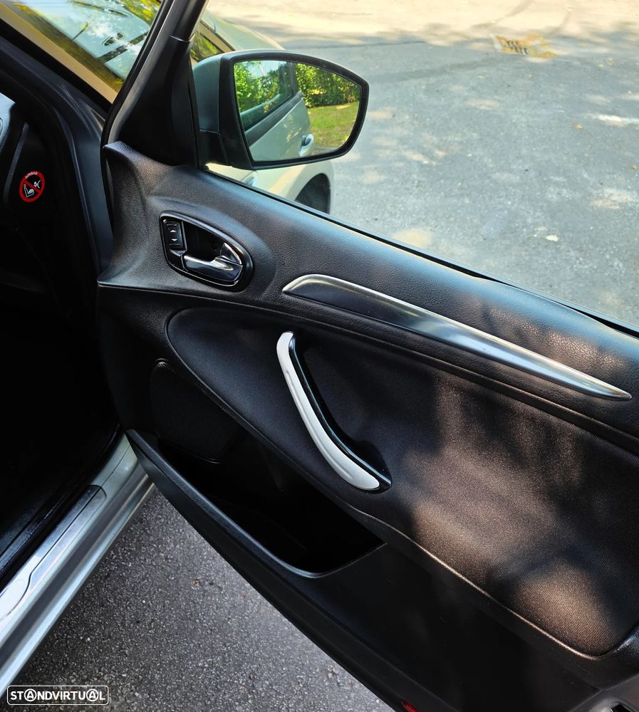 Ford S-Max 2.0 TDCi Titanium 7L - 11