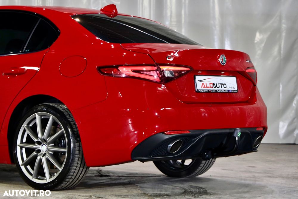 Alfa Romeo Giulia 2.2 Diesel AT8-Q4 Veloce - 28
