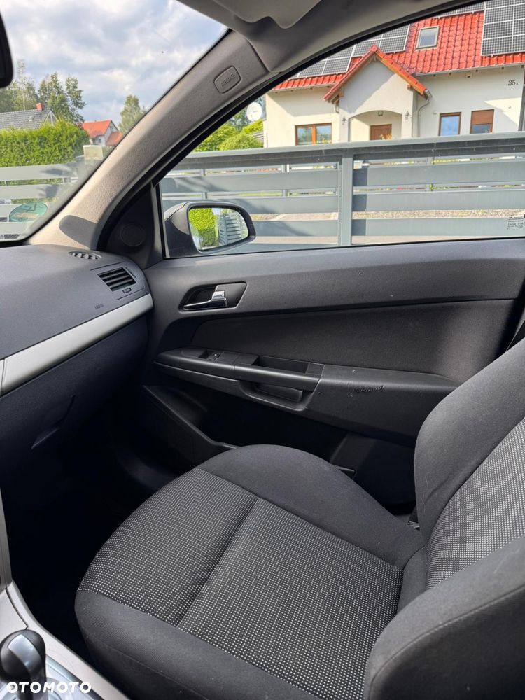 Opel Astra 1.6 Essentia - 10