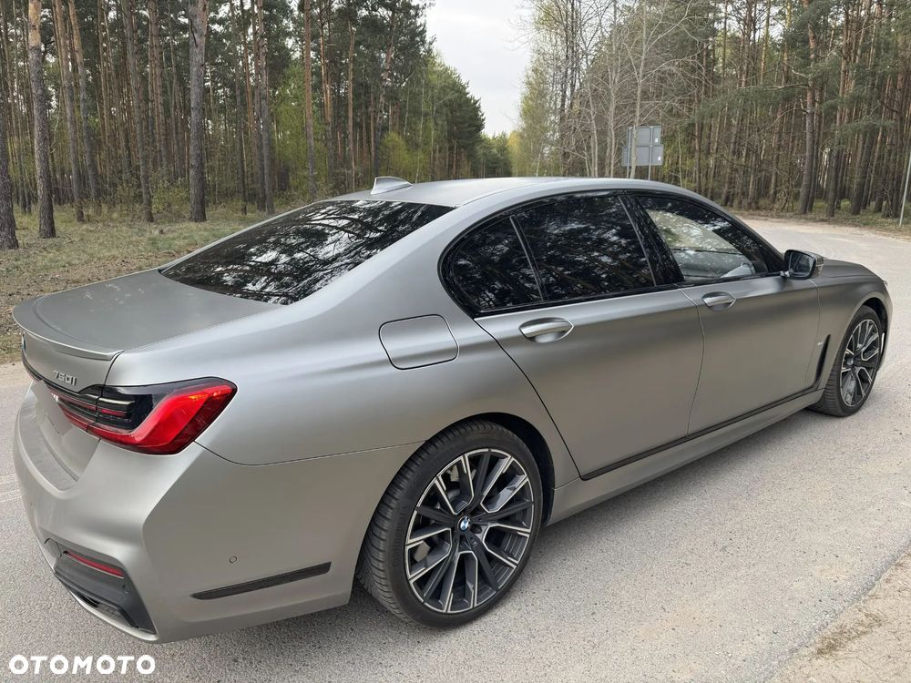 BMW Seria 7 750i xDrive - 6