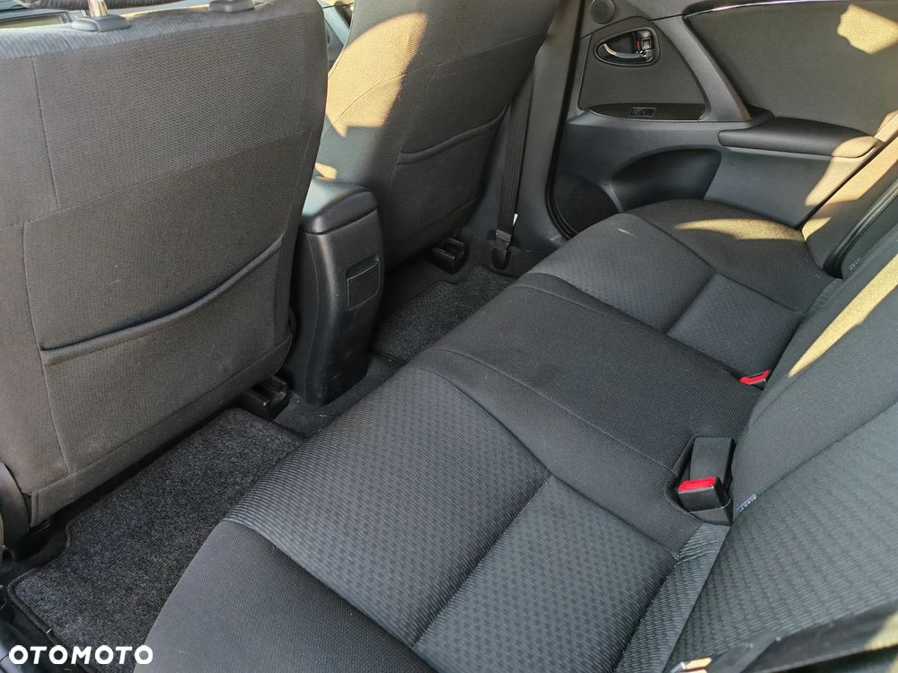 Toyota Avensis 2.0 Sol plus - 11