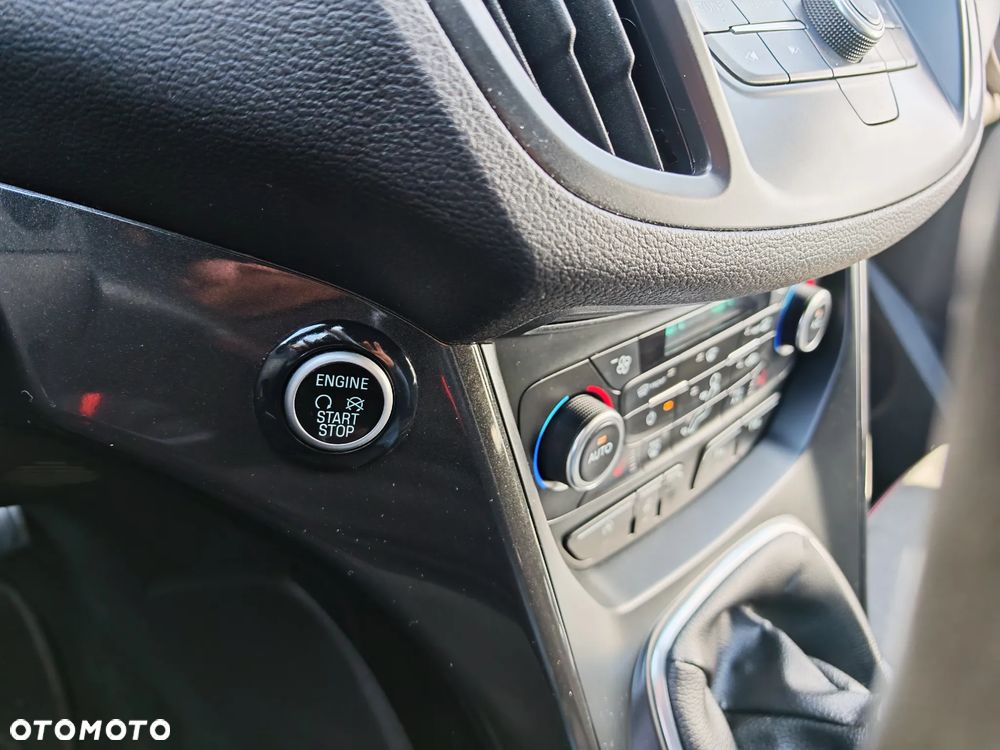 Ford Kuga 1.5 EcoBoost 2x4 ST-Line - 28