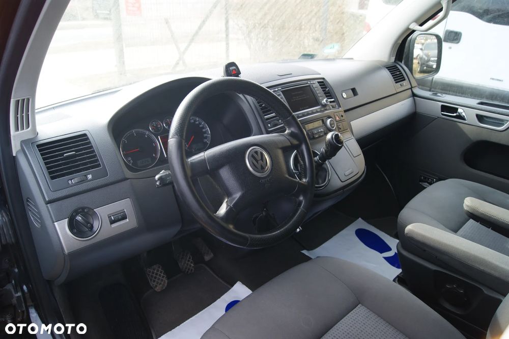 Volkswagen Multivan - 17