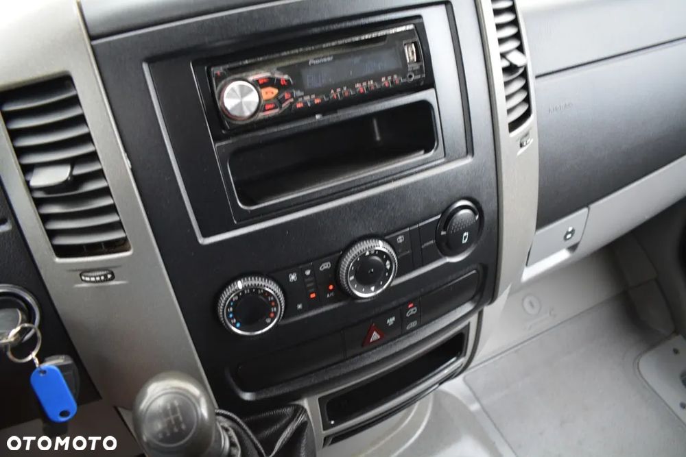 Mercedes-Benz Sprinter 319 CDI 3.0V6 MAXI - 23