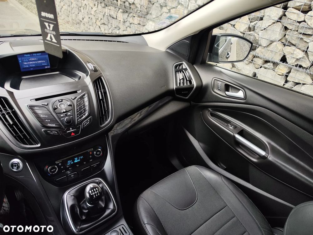 Ford Kuga 2.0 TDCi 2x4 Titanium - 23