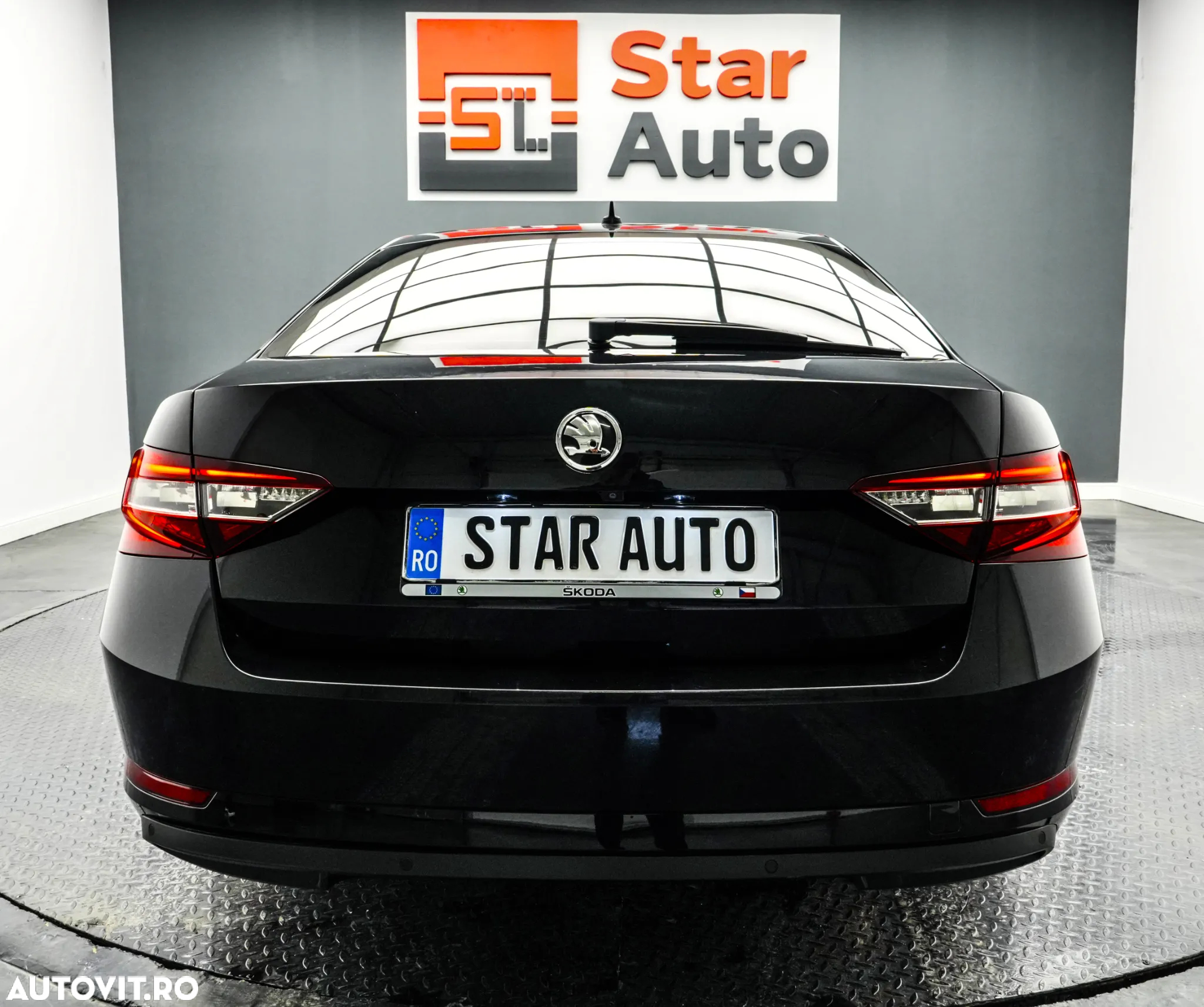 Skoda Superb 1.6 TDI DSG Ambition - 6