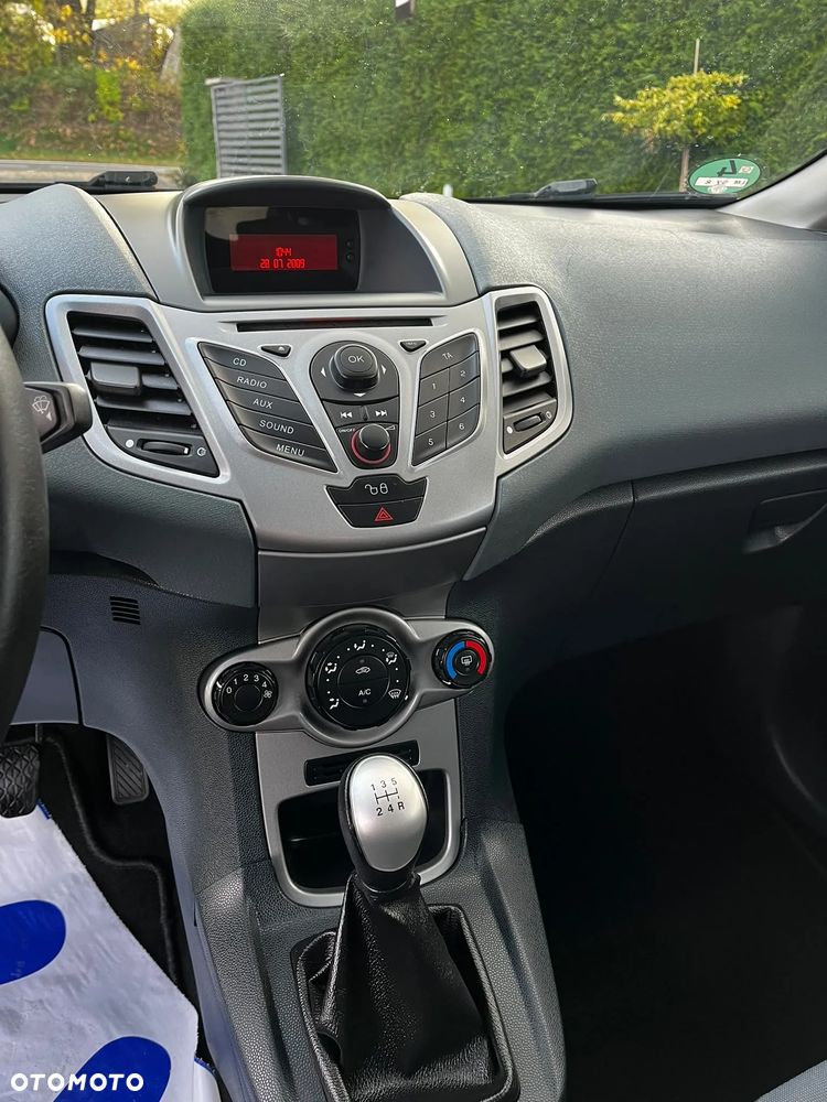 Ford Fiesta - 12
