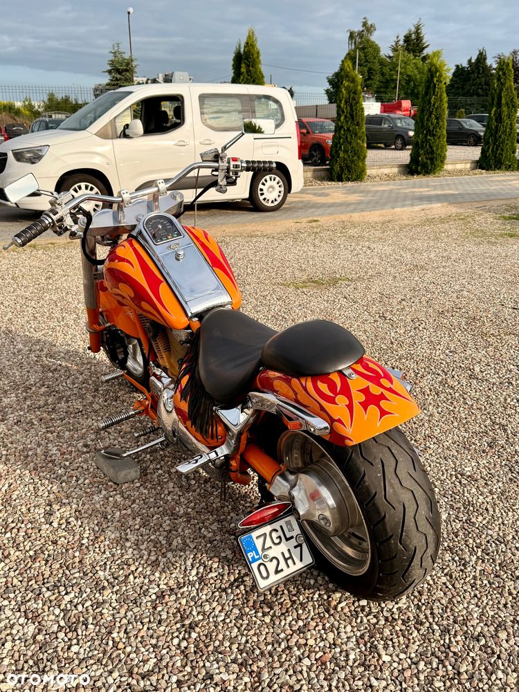 Suzuki Intruder - 22