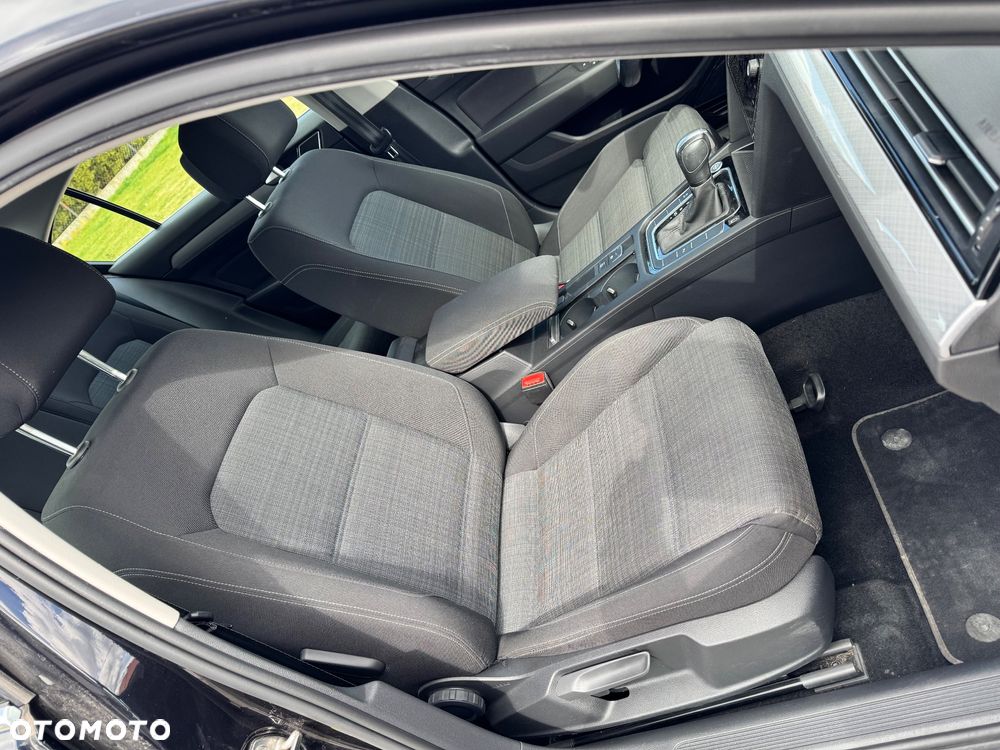 Volkswagen Passat 2.0 TDI EVO Elegance DSG - 17