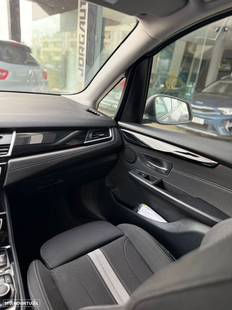 BMW 216 Active Tourer d Line Sport - 21
