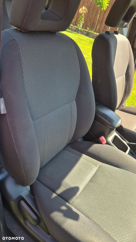 Toyota RAV4 2.0 D-4D Sol - 18