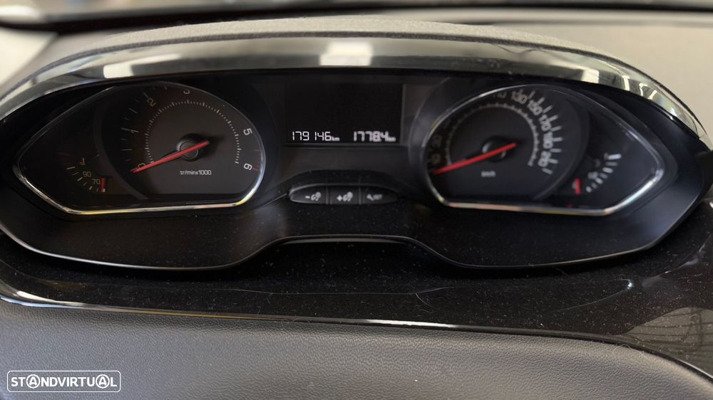 Peugeot 208 1.6 e-HDi Allure - 18