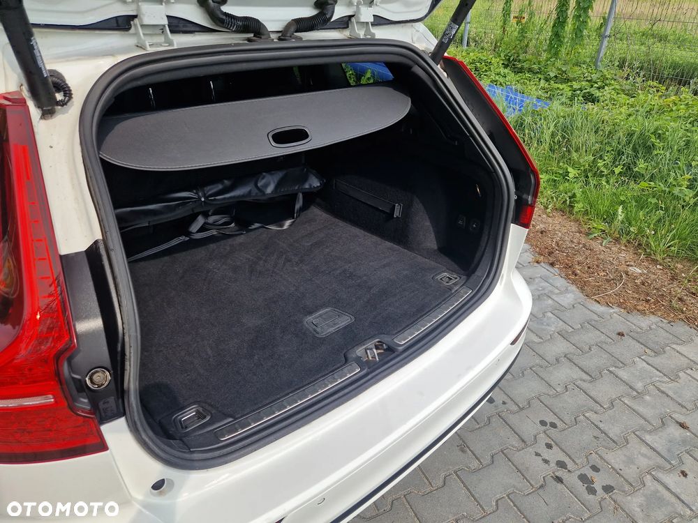 Volvo V60 T6 AWD R-Design - 21