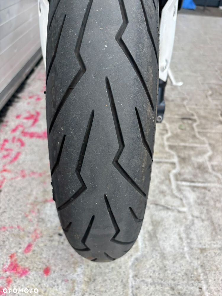 Triumph Street Triple - 19