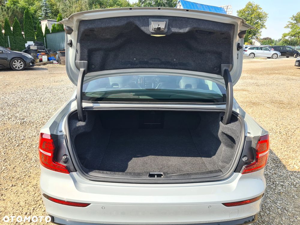 Volvo S60 B5 B AWD Plus Dark - 40