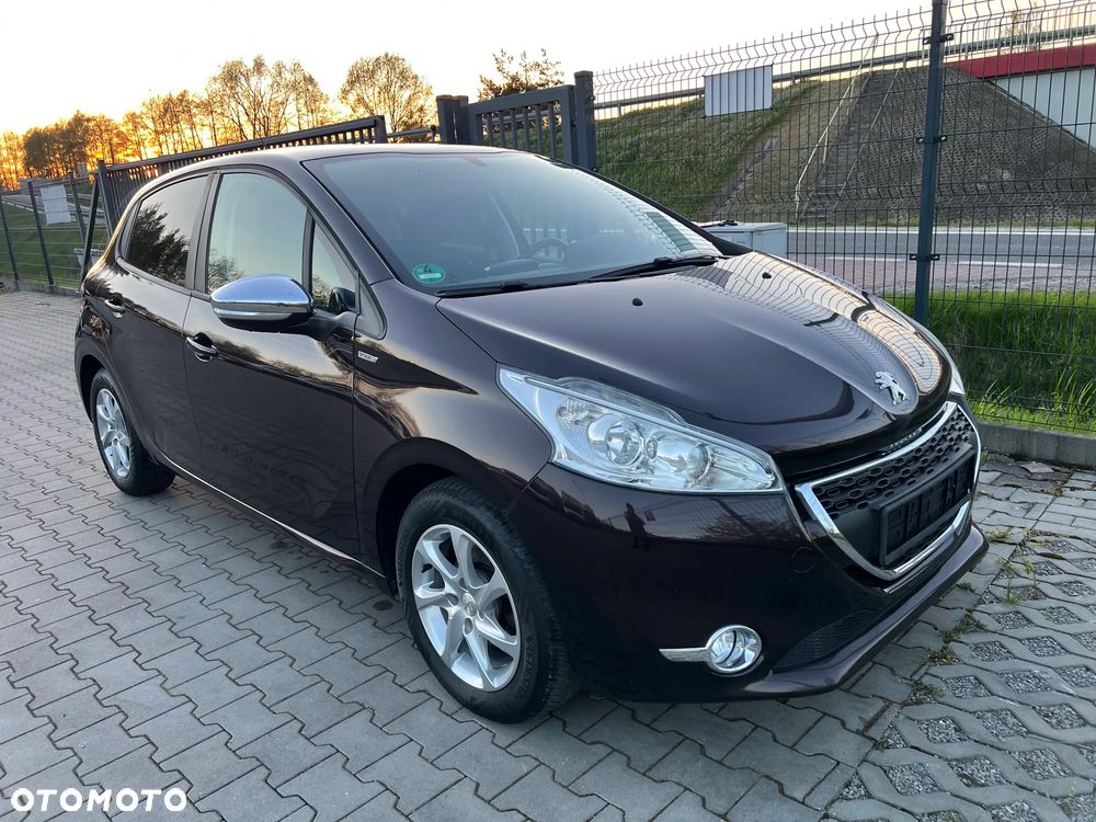 Peugeot 208 - 4