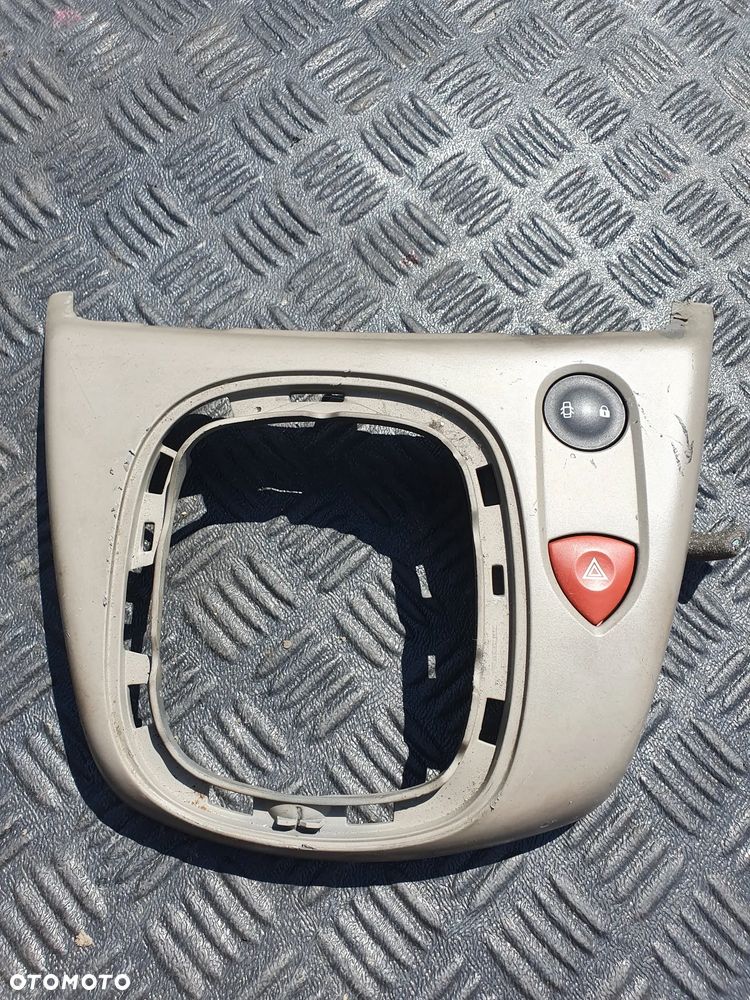 RENAULT SCENIC II RAMKA OBUDOWA MIESZKA DŹWIGNI SKRZYNI BIEGÓW - 1