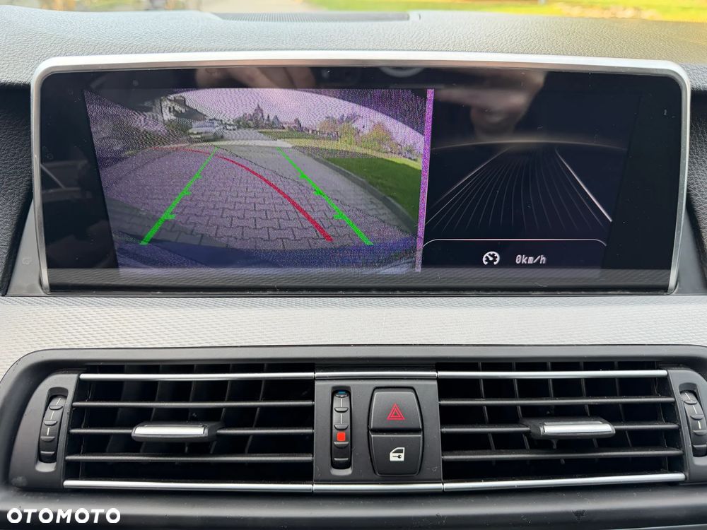 BMW Seria 5 530d xDrive Sport-Aut - 24