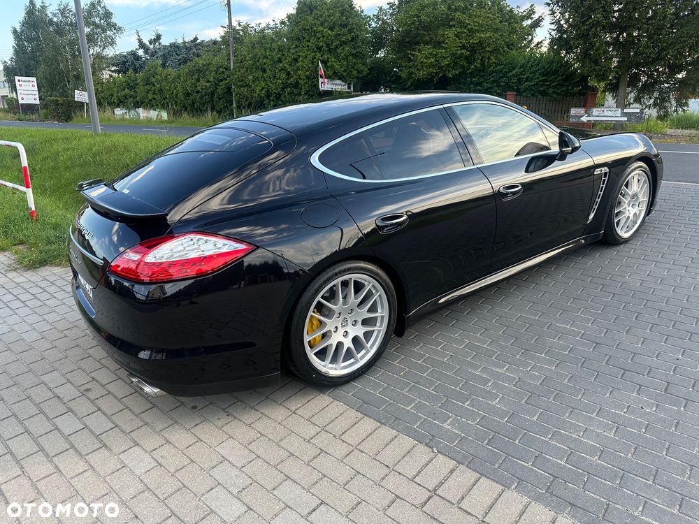 Porsche Panamera Turbo - 12
