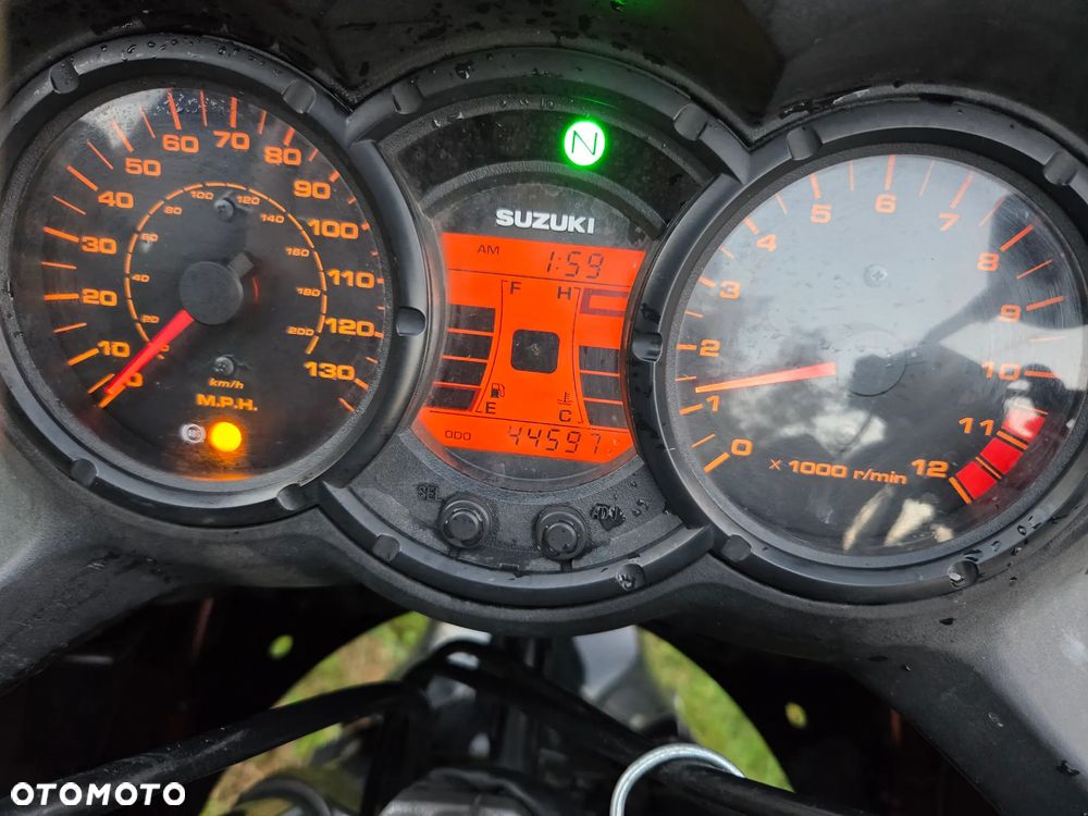 Suzuki V-STROM - 14