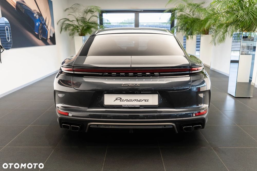 Porsche Panamera Turbo S E-Hybrid PHEV - 6