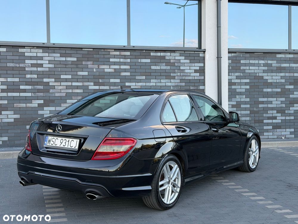 Mercedes-Benz Klasa C 320 CDI DPF 7G-TRONIC Avantgarde - 21