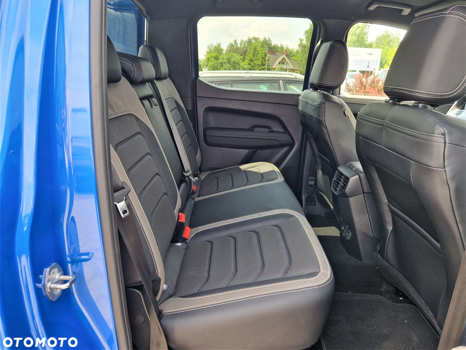 Volkswagen Amarok - 26