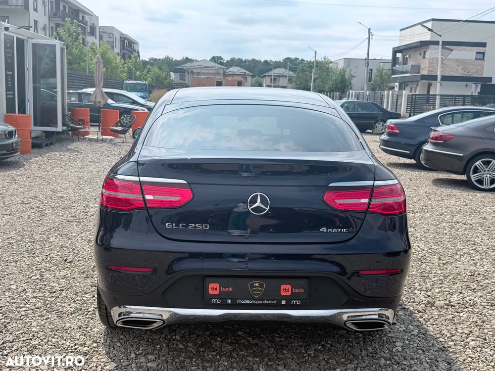 Mercedes-Benz GLC - 32
