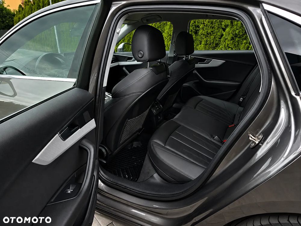 Audi A4 Limousine - 7