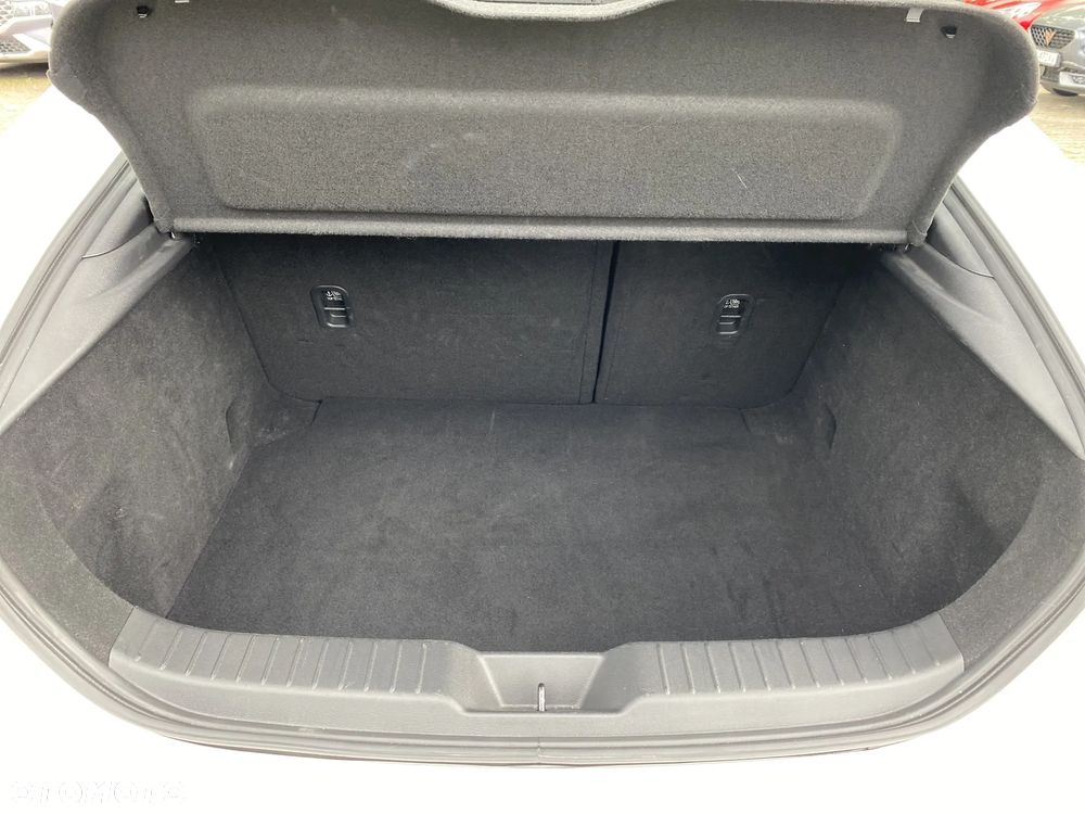 Mazda 3 2.0 mHEV Exclusive Line - 13
