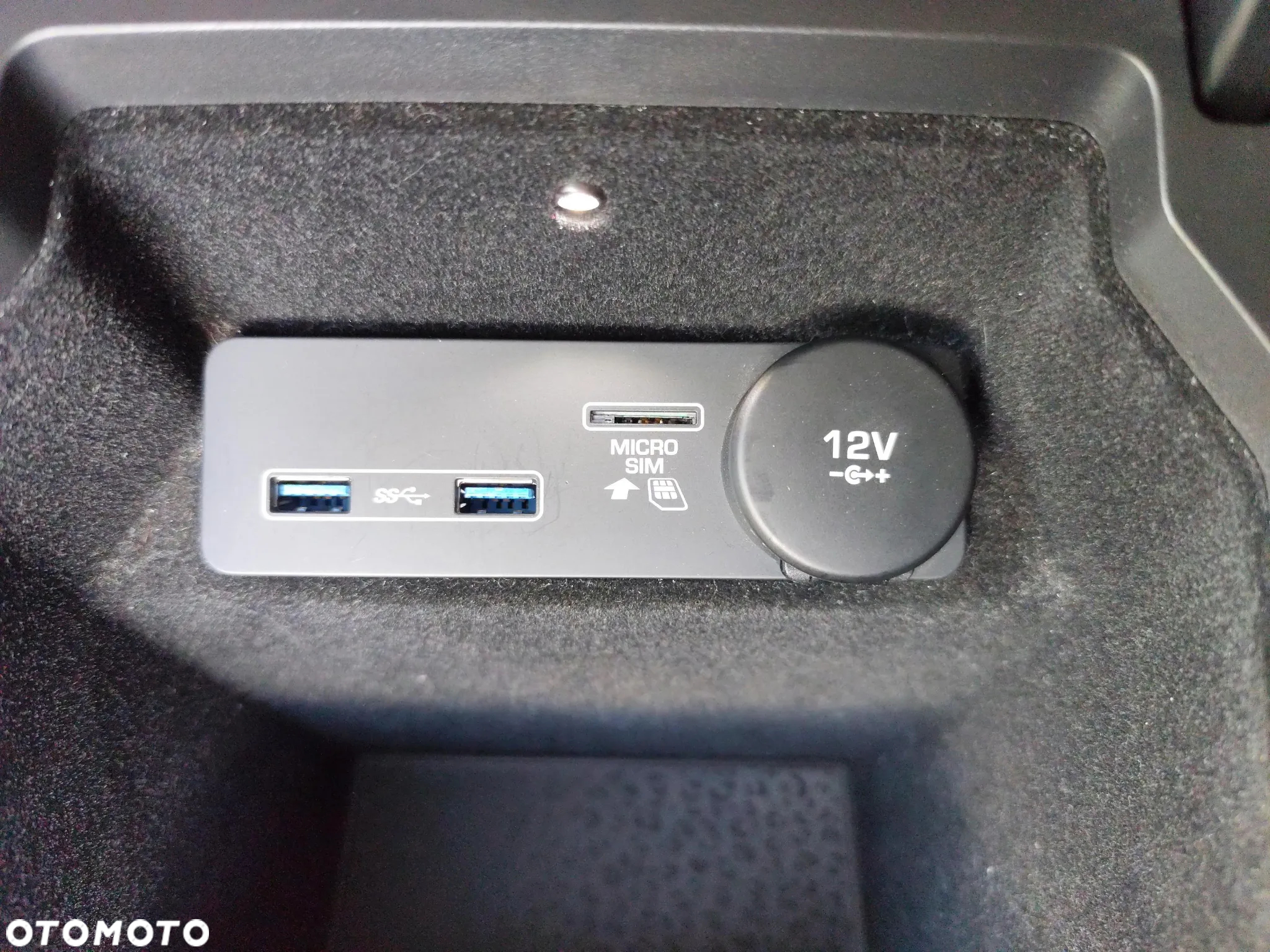 Jaguar E-Pace 2.0 i4D FWD - 31