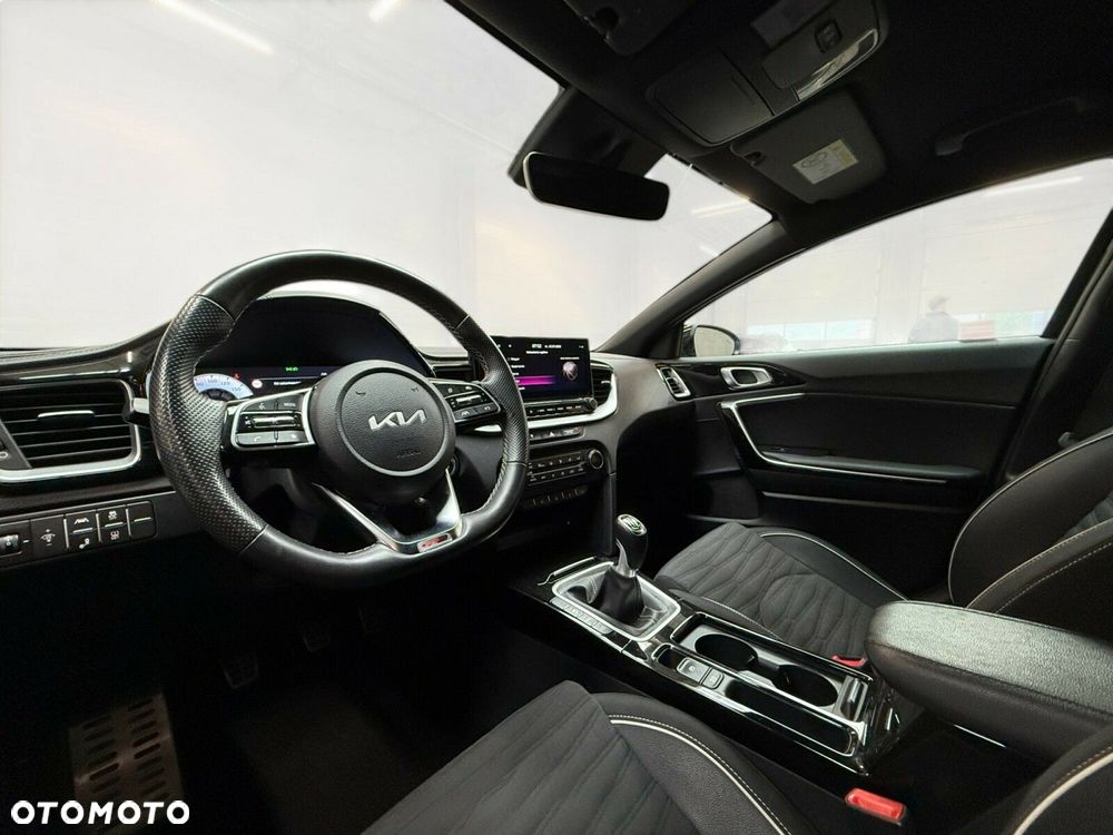 Kia ProCeed 1.5 T-GDI GT Line - 17