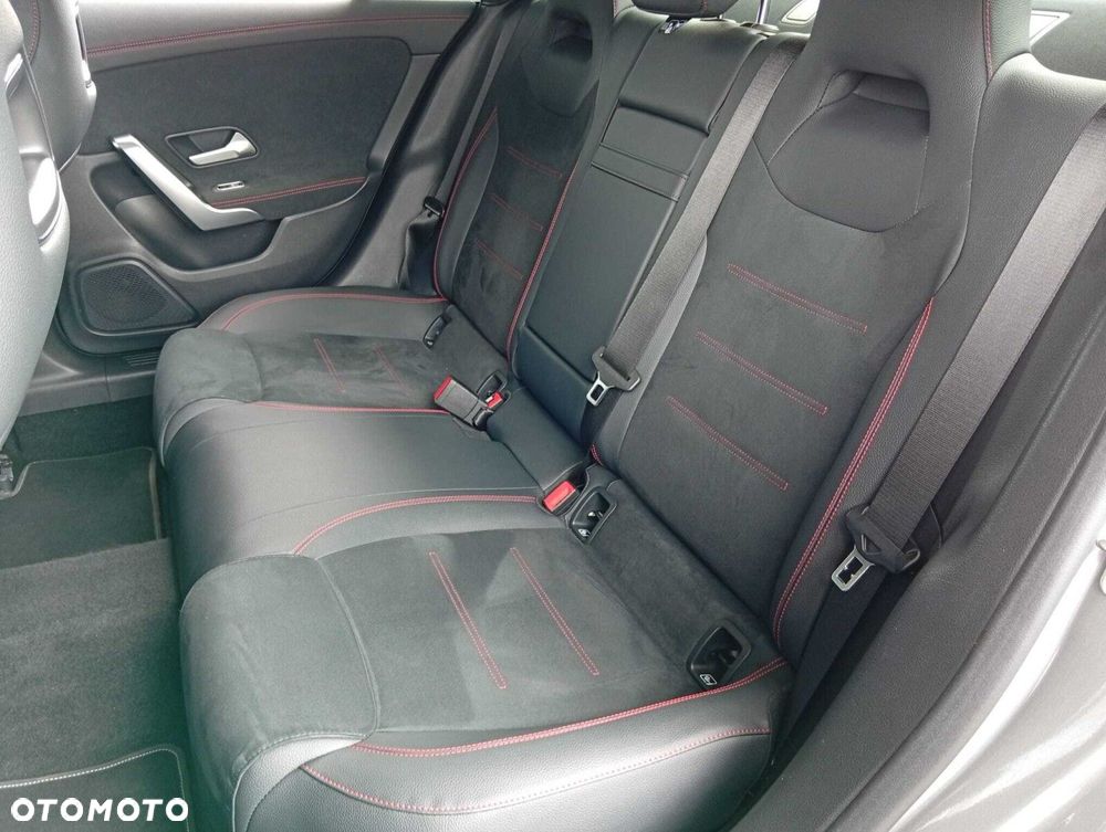Mercedes-Benz CLA 200 mHEV AMG Line 7G-DCT - 28