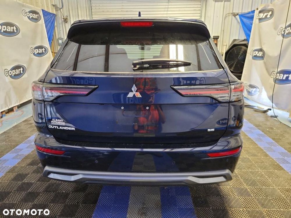 Mitsubishi Outlander - 5