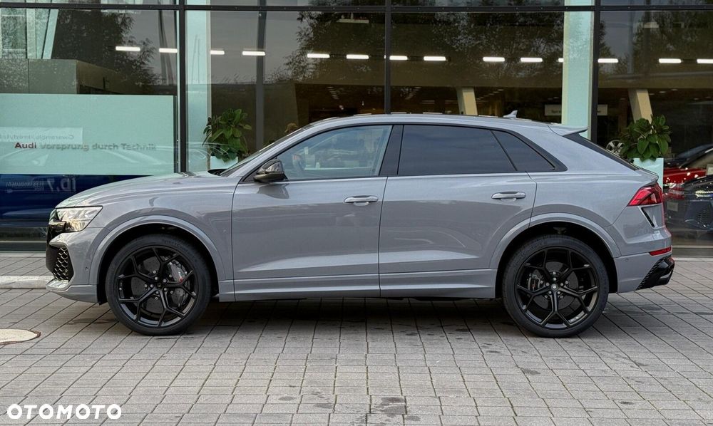 Audi RS Q8 - 8