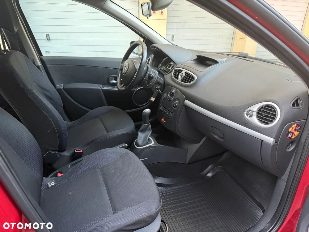 Renault Clio 1.2 16V Expression - 11