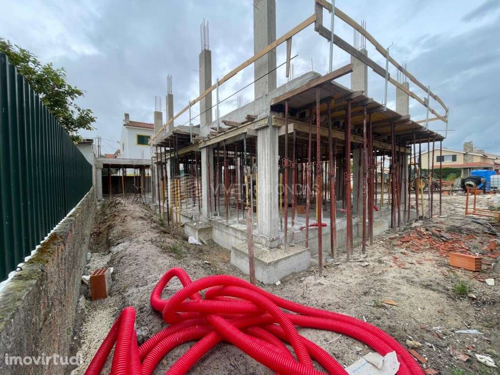 Moradia geminada T3 - Triplex | Garagem-box | Terraço - Grande imagem: 3/17