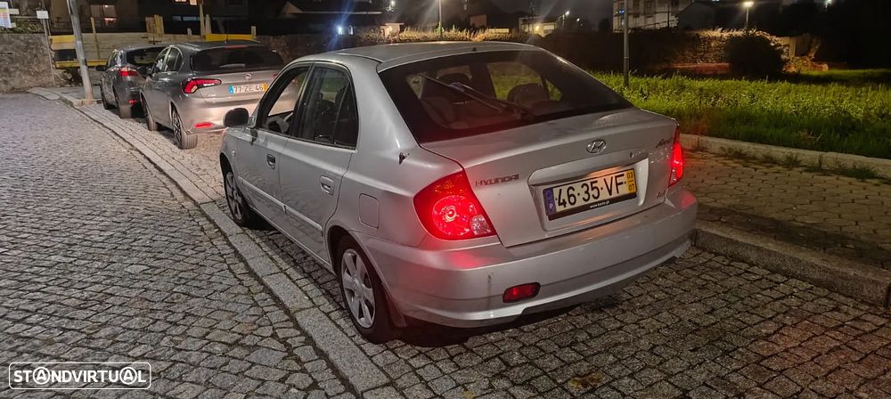 Hyundai Accent - 1