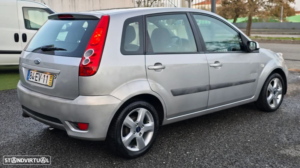 Ford Fiesta 1.25 Ghia - 3