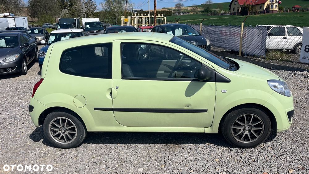 Toyota Yaris - 32