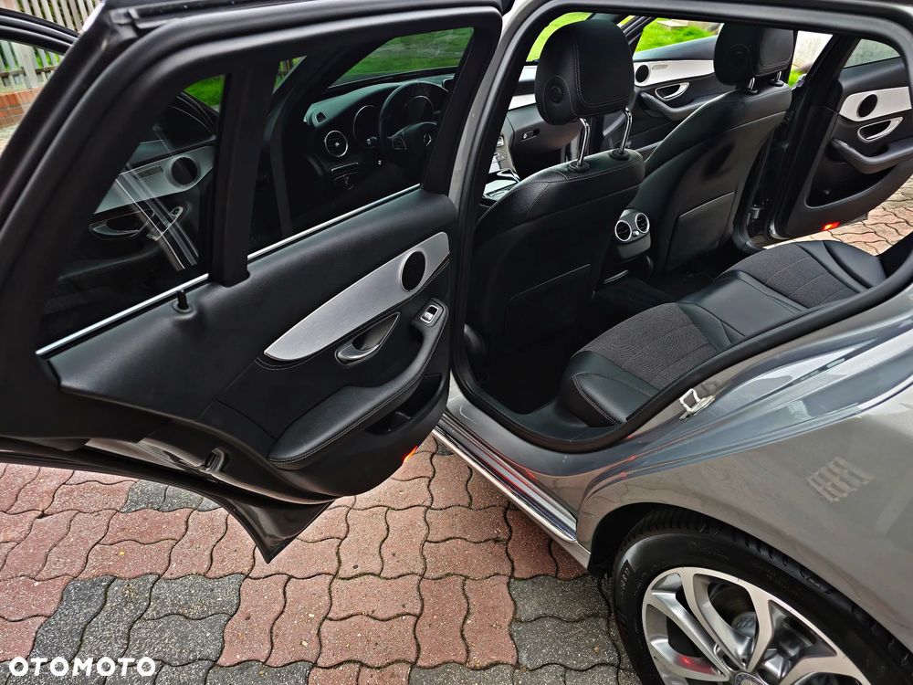 Mercedes-Benz Klasa C 180 T Kompressor Automatik BlueEFFICIENCY Avantgarde - 26